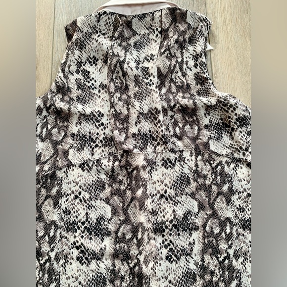 Katherine Barclay sleeveless blouse - Picture 9 of 11